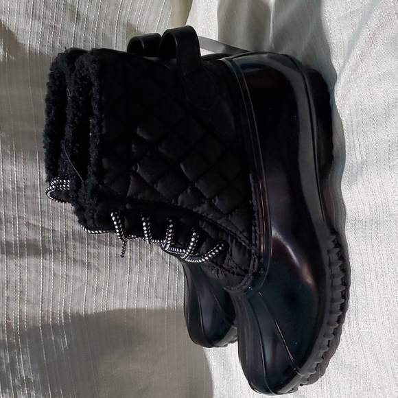 Sports Ladies Black Duck Boot - Picture 2 of 7